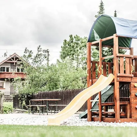 بيت ضيافة Apartmanovy Dom Martha A Domcek Martuska *